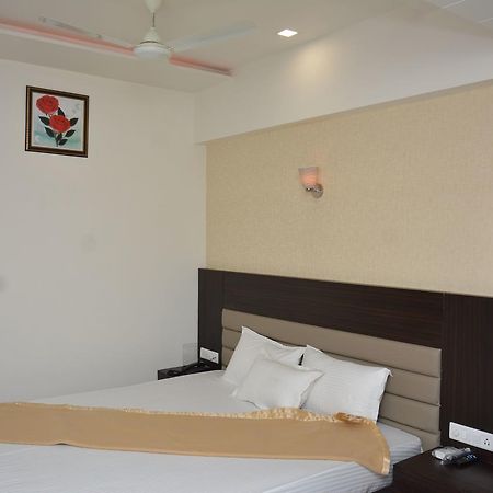Hotel Darshan Rajula Exterior photo