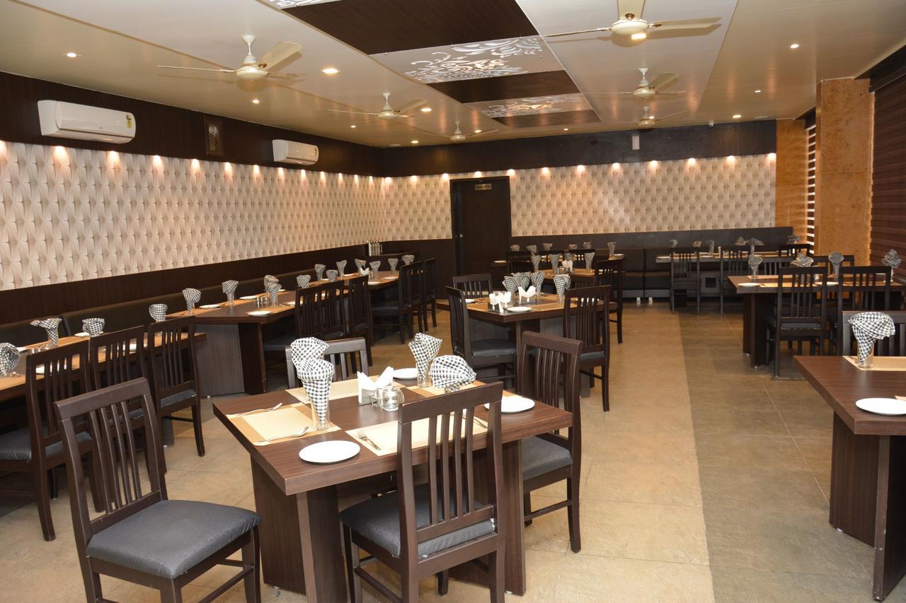 Hotel Darshan Rajula Exterior photo