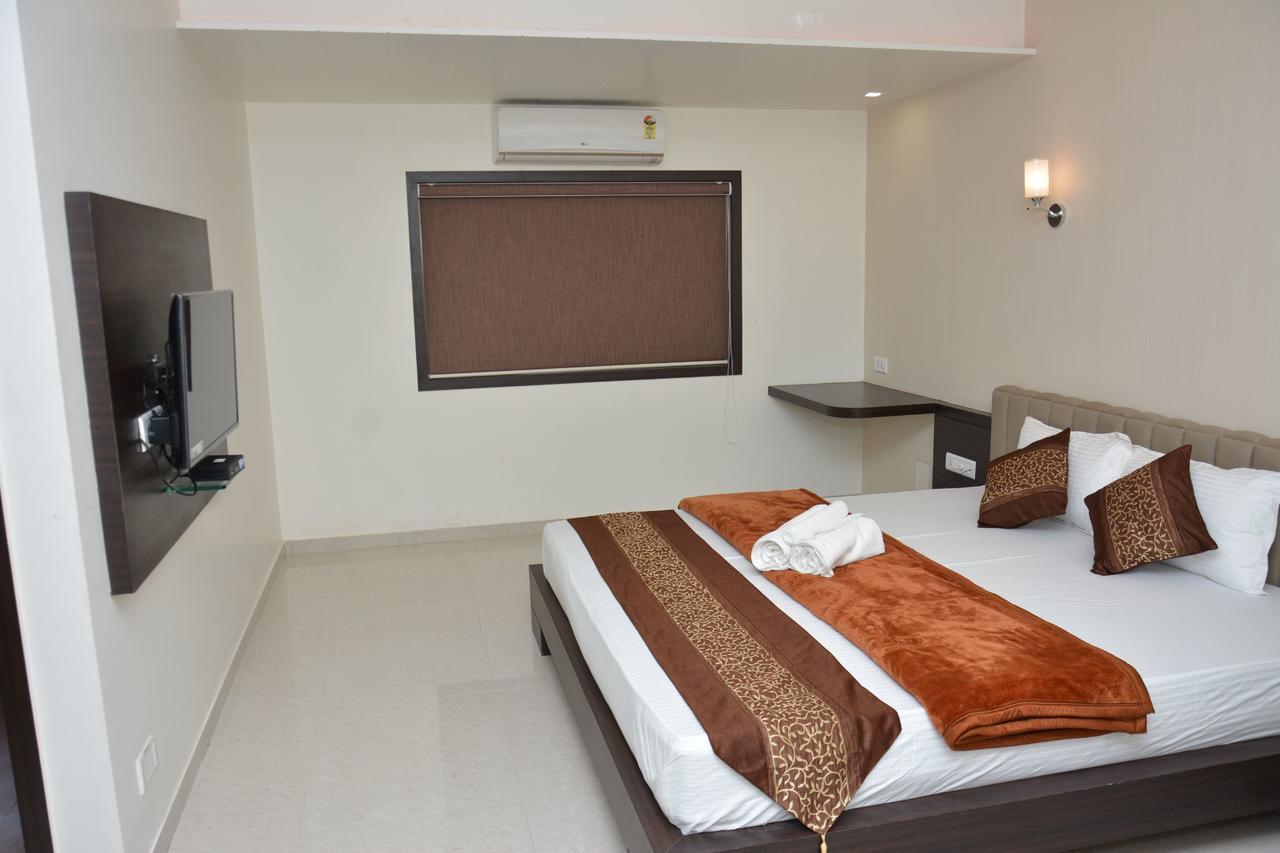 Hotel Darshan Rajula Exterior photo