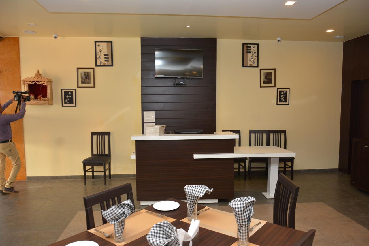 Hotel Darshan Rajula Exterior photo